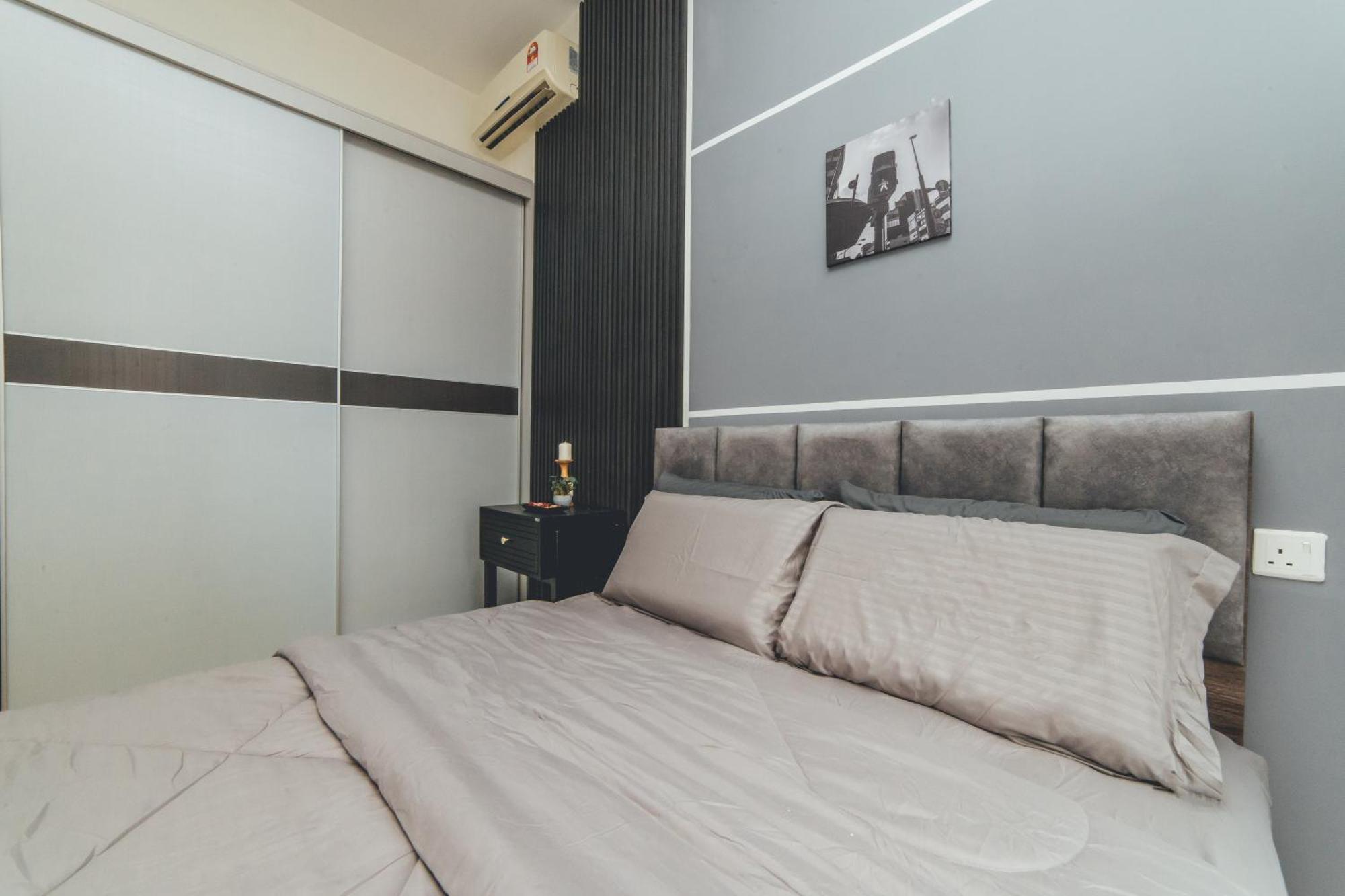 Bay Laurel Luxe Highfloor 2br 4pax Seaview By Our Apartemen *